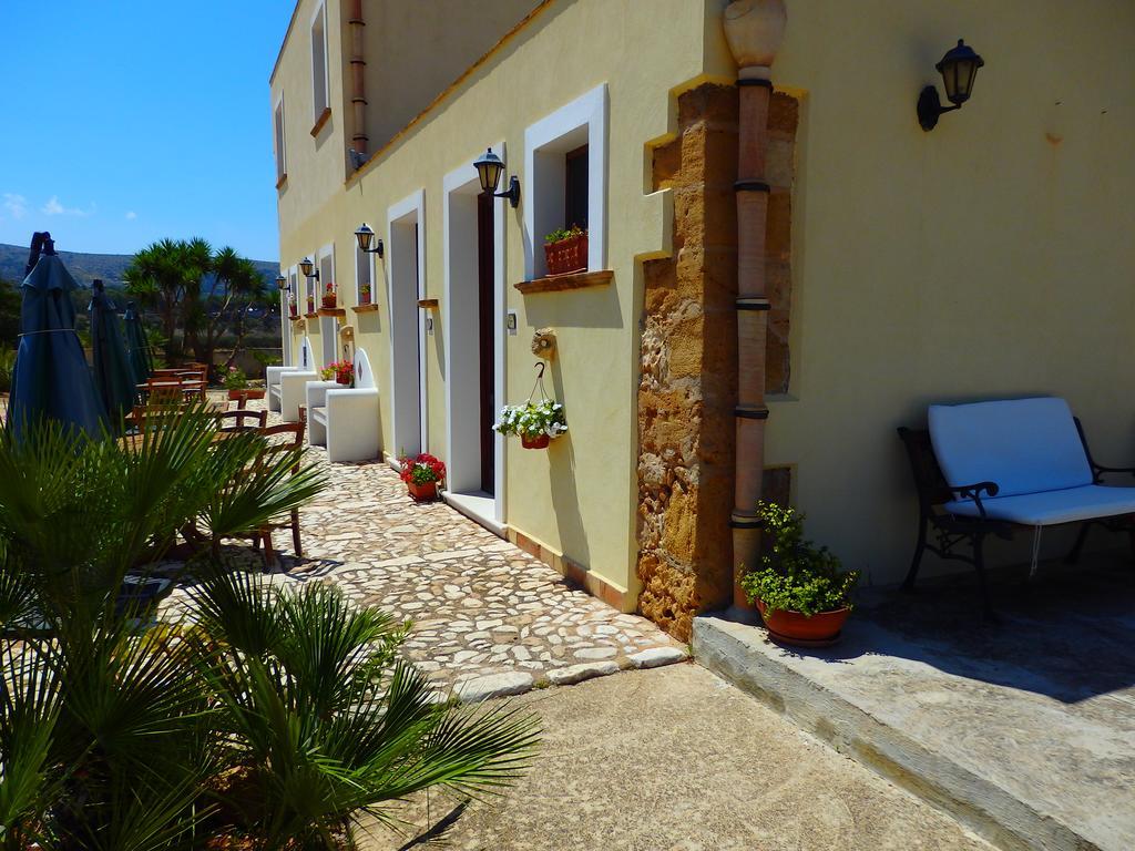 Baglio Cofano Rooms & Relax Custonaci Exterior foto